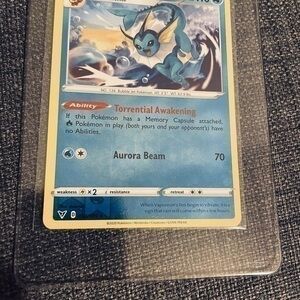 COPY - Pokemon - Vaporeon - 030/185 (Reverse Foil) - SWSH Vivid Voltage